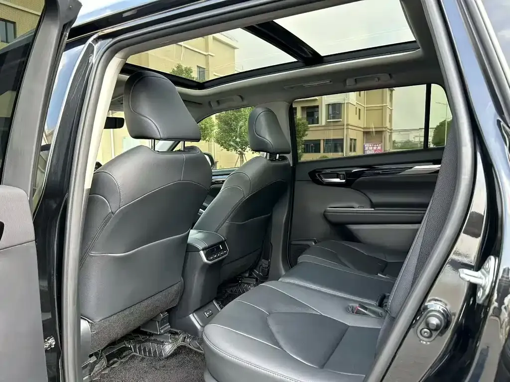 Toyota Highlander 2023 из CN, фото 8