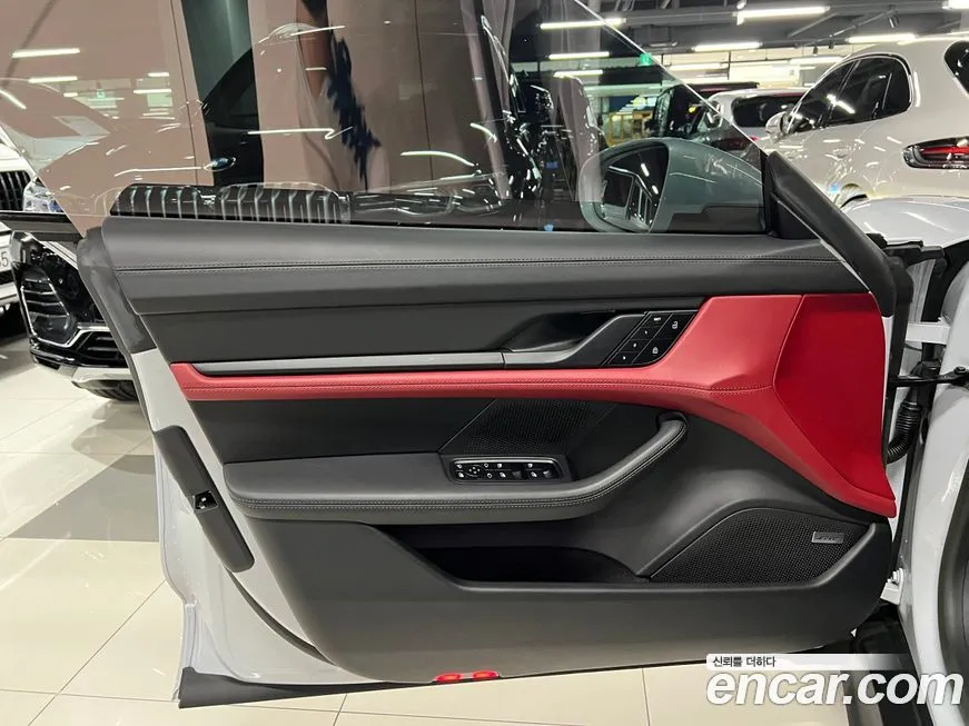 Porsche Taycan 2023 из KR, фото 7