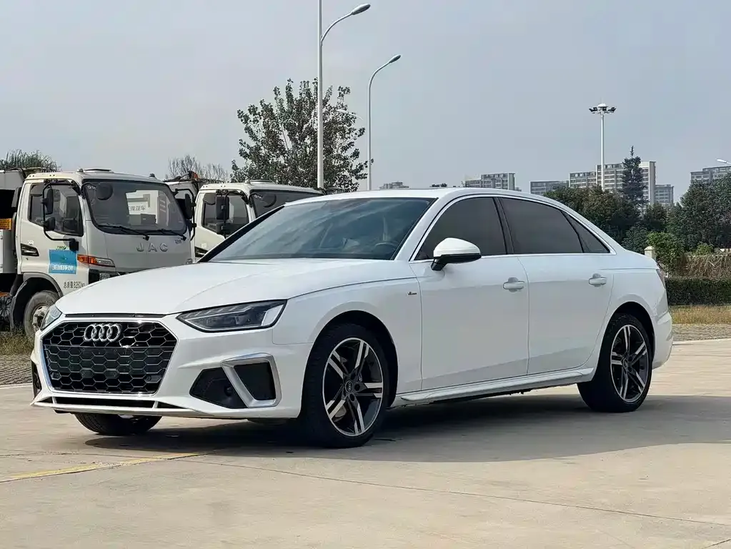 Audi A4L 2022 из CN, фото 1