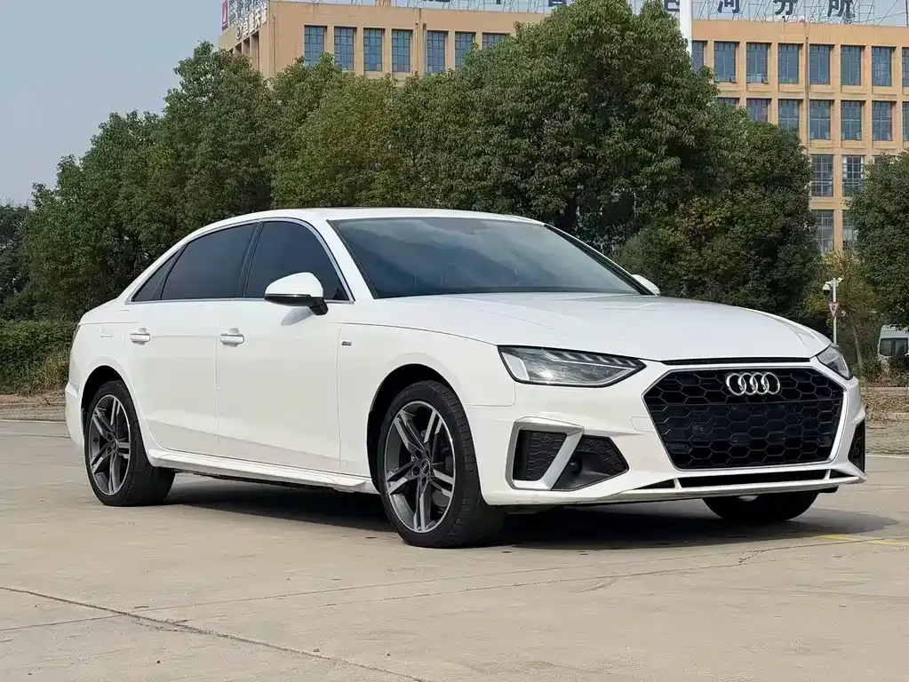 Audi A4L 2022 из CN, фото 5