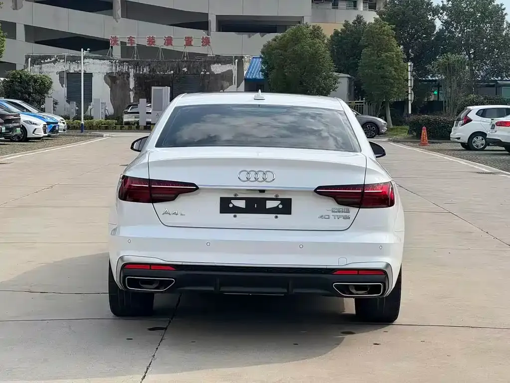 Audi A4L 2022 из CN, фото 7