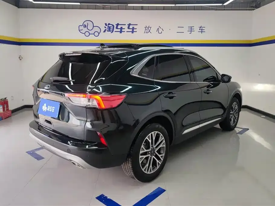 Ford Escape 2023 из CN, фото 3