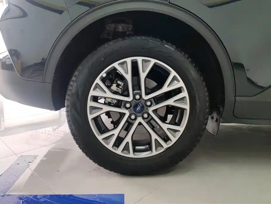 Ford Escape 2023 из CN, фото 6