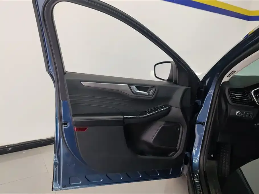 Ford Escape 2023 из CN, фото 7