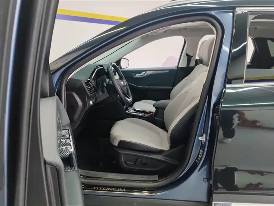 Ford Escape 2023 из CN, фото 9