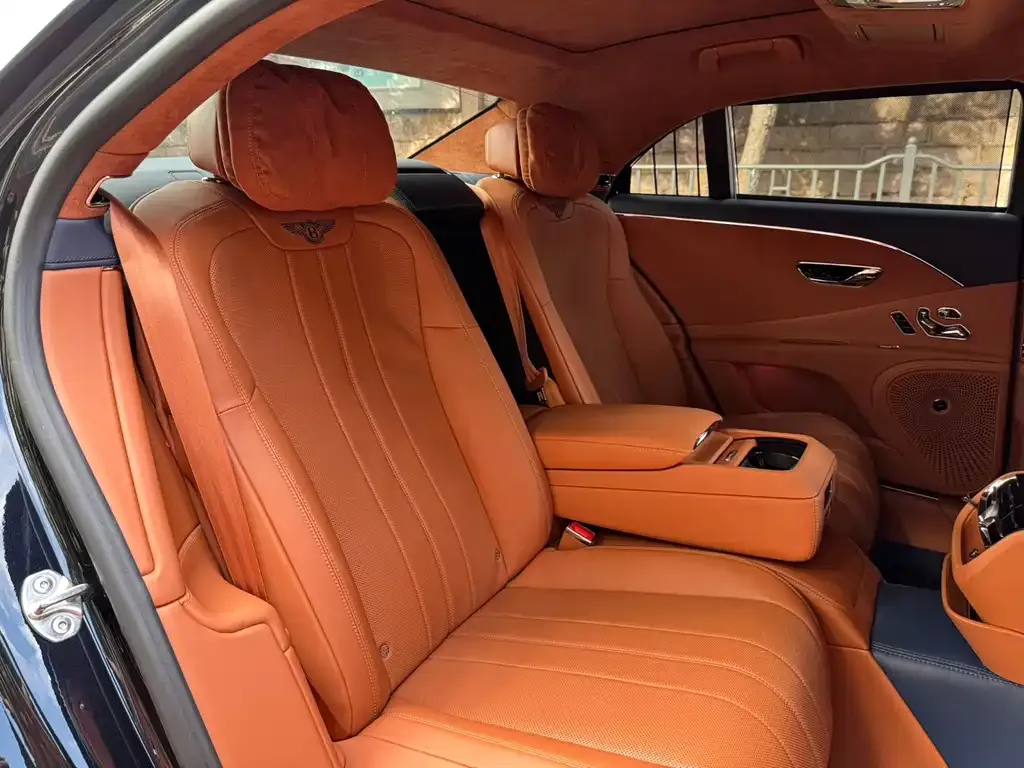 Bentley Flying Spur 2022 из CN, фото 10