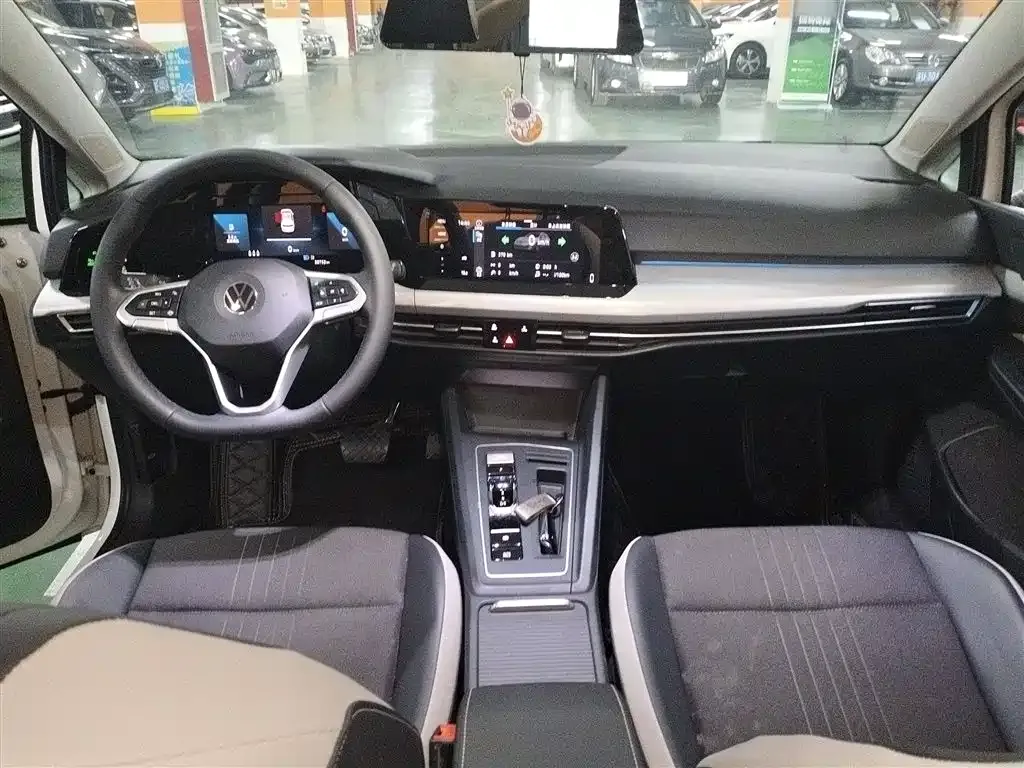 Volkswagen Golf 2022 из CN, фото 10