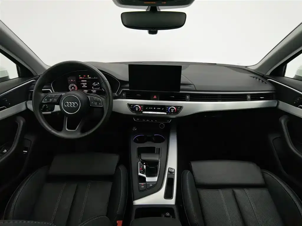 Audi A4L 2021 из CN, фото 5