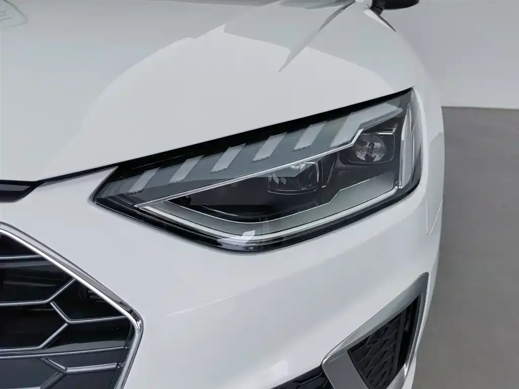 Audi A4L 2021 из CN, фото 7