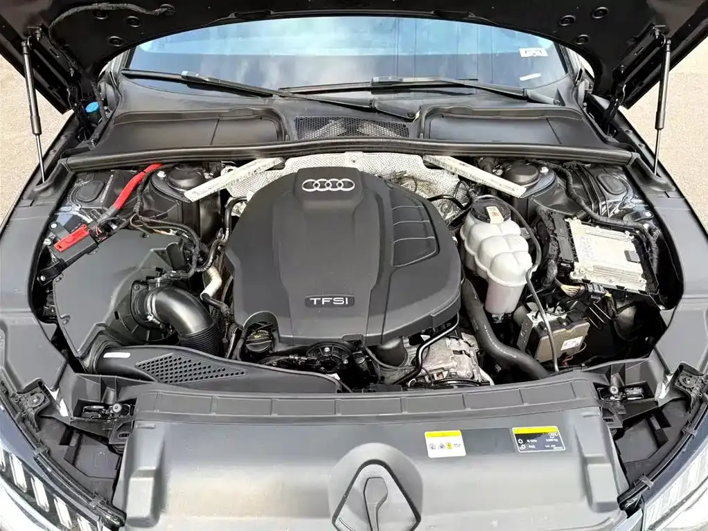 Audi A4L 2022 из CN, фото 2
