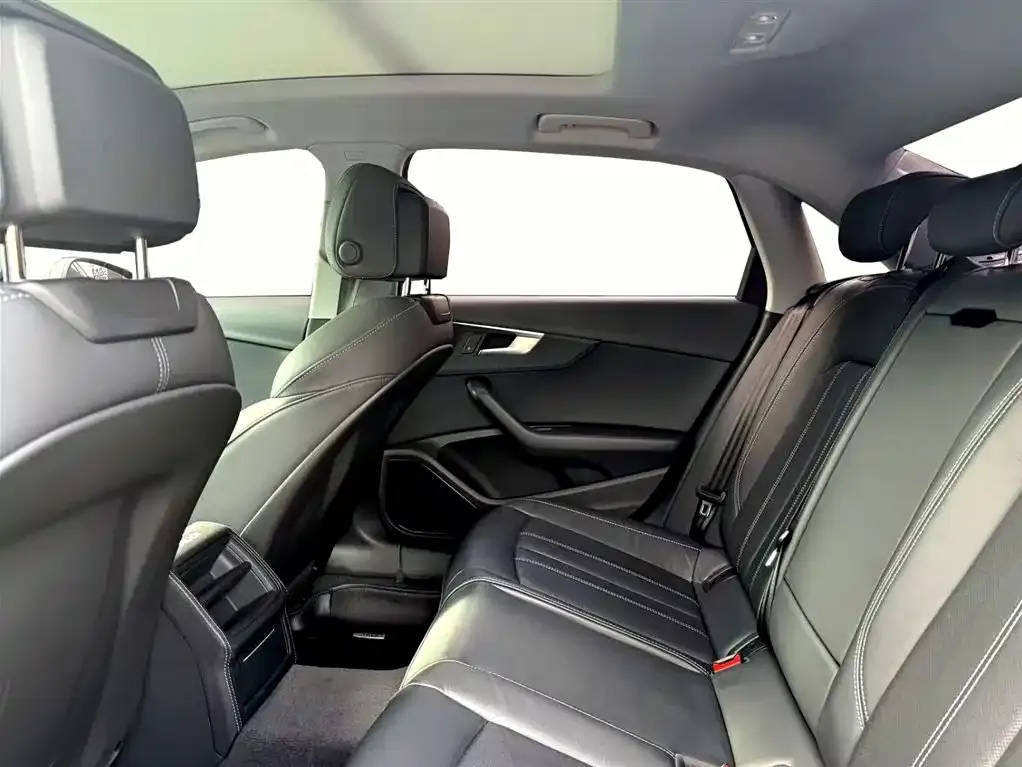 Audi A4L 2022 из CN, фото 7