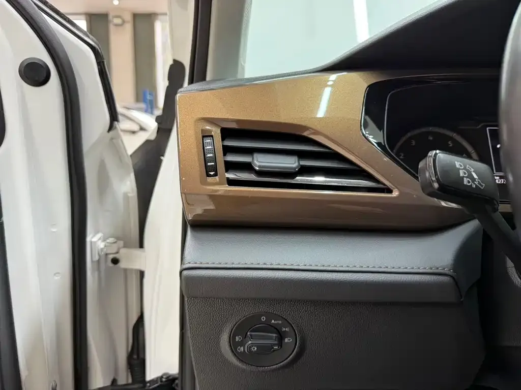 Volkswagen Tharu 2021 из CN, фото 9