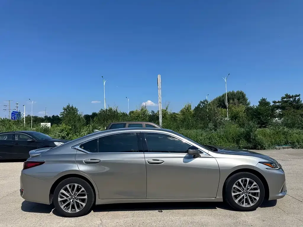 Lexus ES 2022 из CN, фото 4