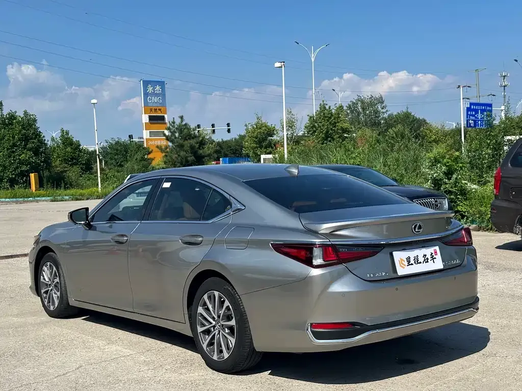Lexus ES 2022 из CN, фото 8