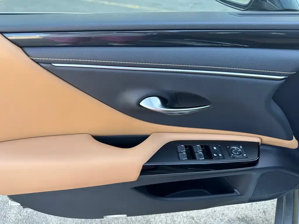 Lexus ES 2022 из CN, фото 9
