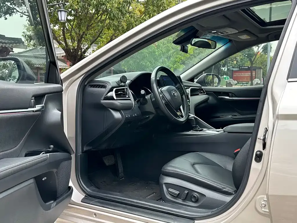 Toyota Camry 2021 из CN, фото 5