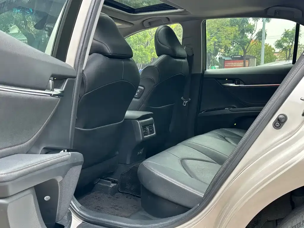 Toyota Camry 2021 из CN, фото 6