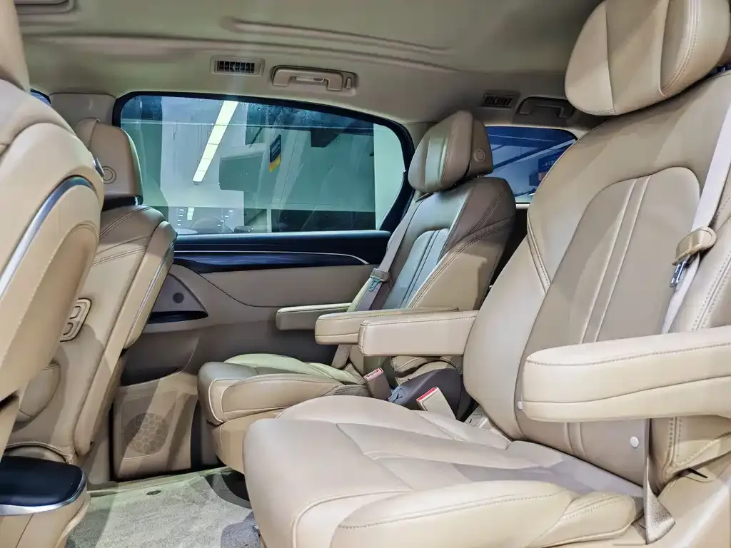 Buick GL8 2021 из CN, фото 9
