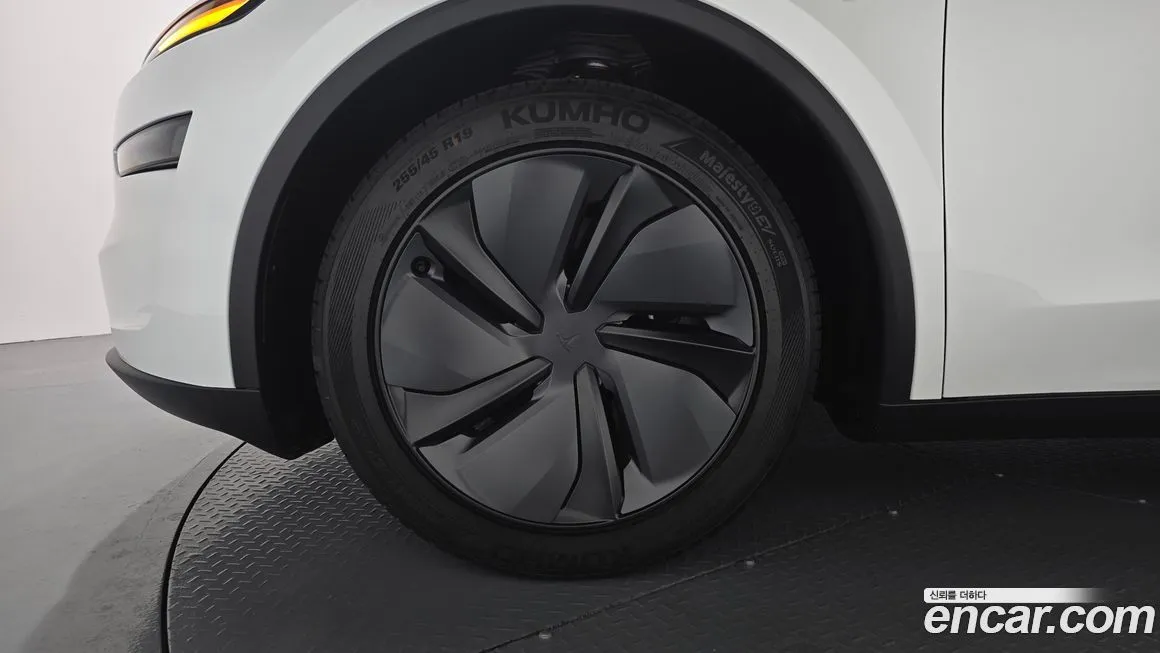 Tesla Model Y 2025 из KR, фото 5