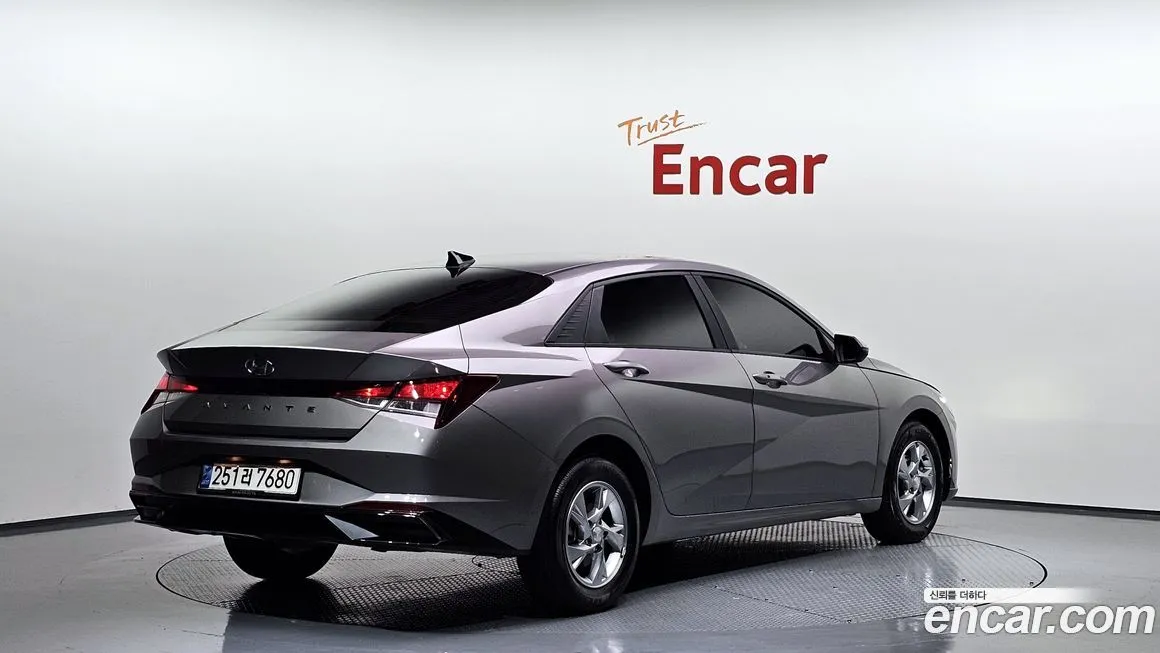 Hyundai AVANTE 2021 из KR, фото 2
