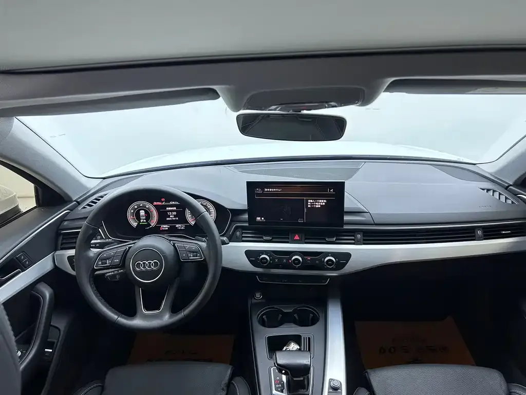 Audi A4L 2022 из CN, фото 4
