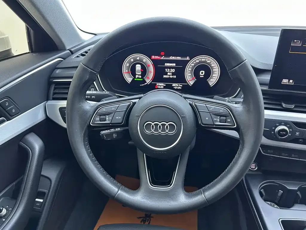 Audi A4L 2022 из CN, фото 5