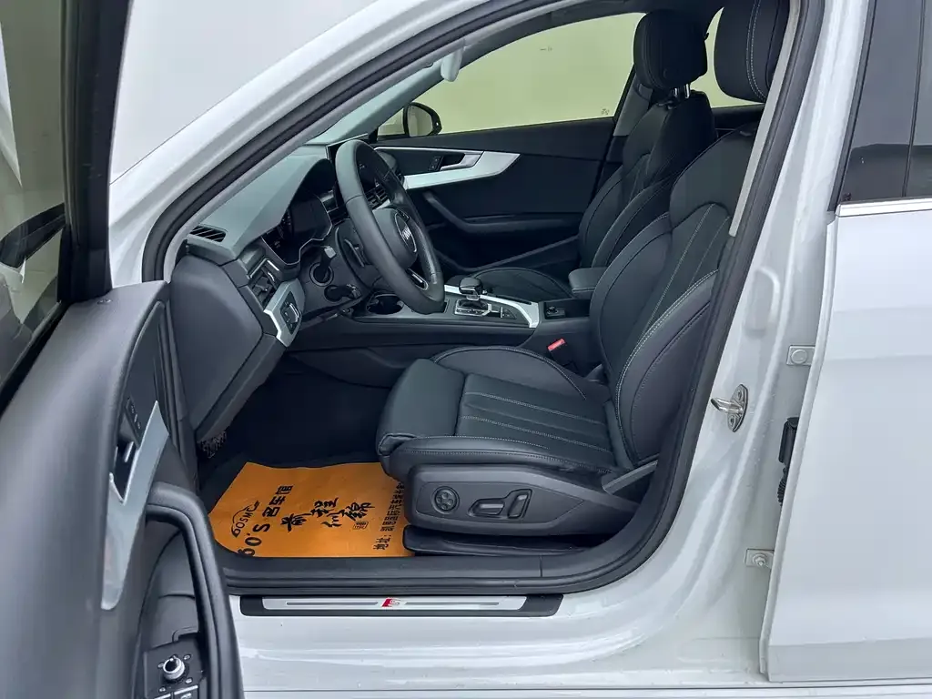 Audi A4L 2022 из CN, фото 7