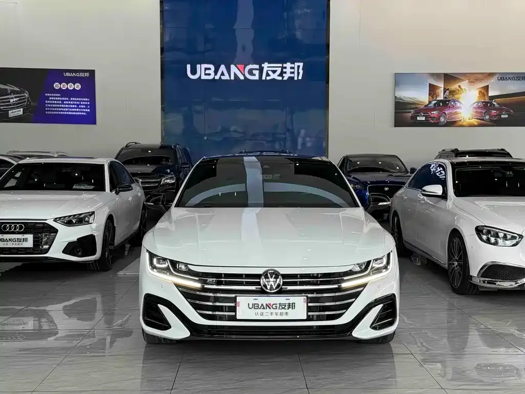 Volkswagen CC 2023 из CN, фото 2