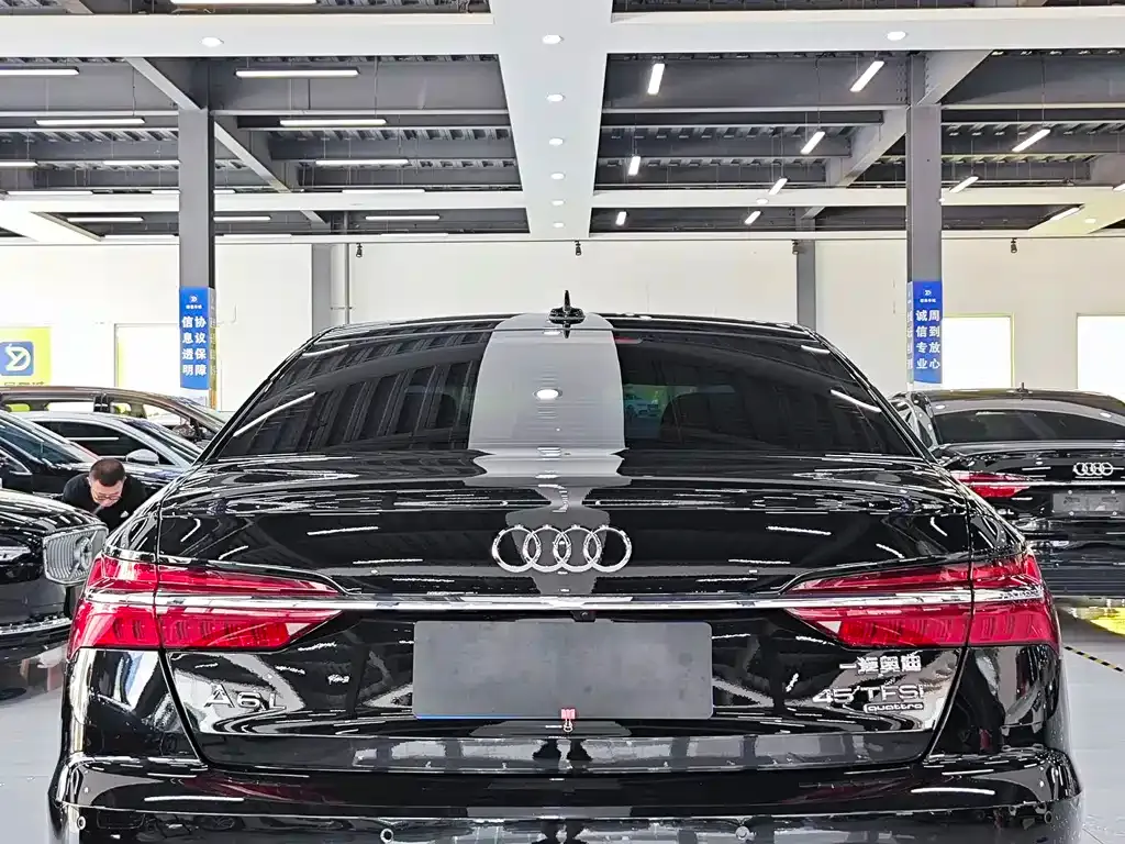 Audi A6L 2024 из CN, фото 8