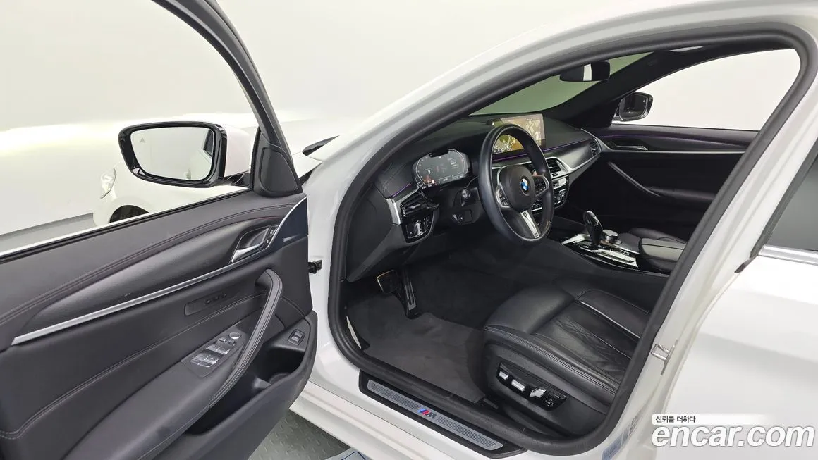 BMW 5-Series 2023 из KR, фото 10