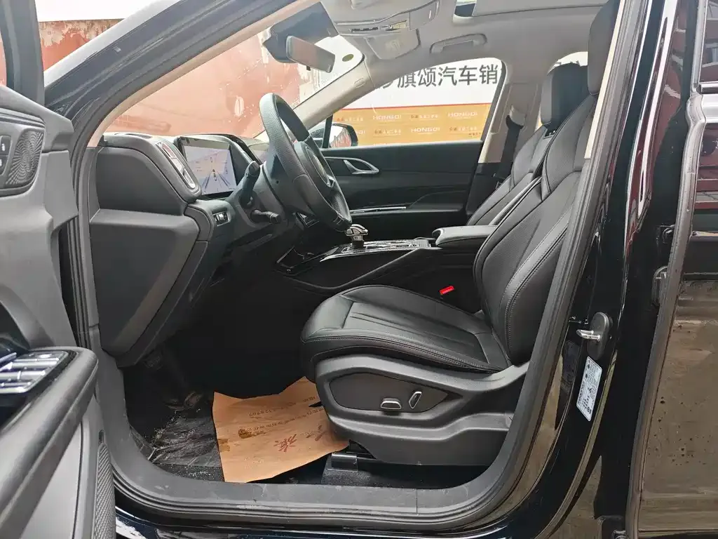 Hongqi HS3 PHEV 2024 из CN, фото 4