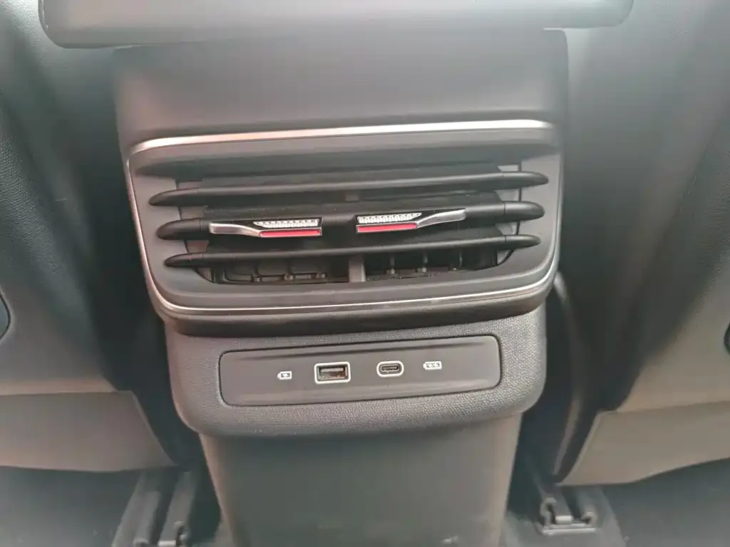 Hongqi HS3 PHEV 2024 из CN, фото 9