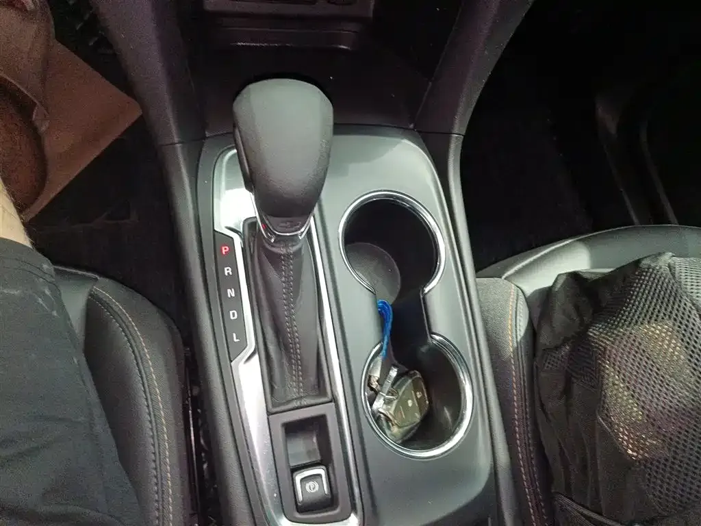 Chevrolet Equinox 2023 из CN, фото 5