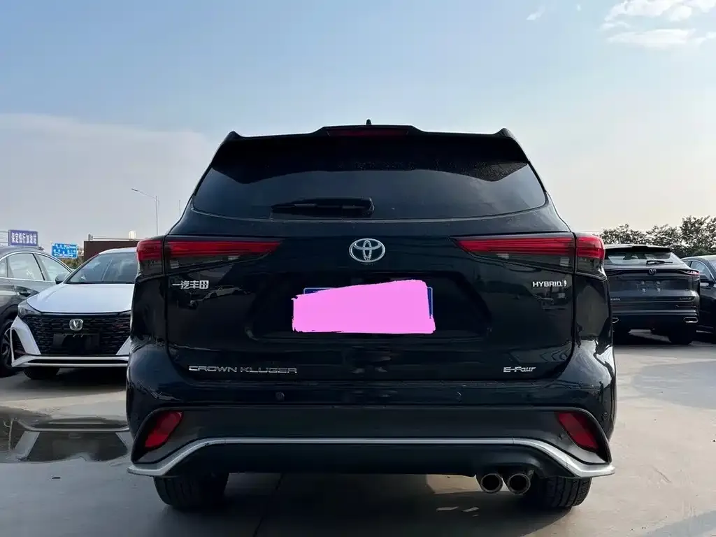 Toyota Crown Kluger 2022 из CN, фото 3