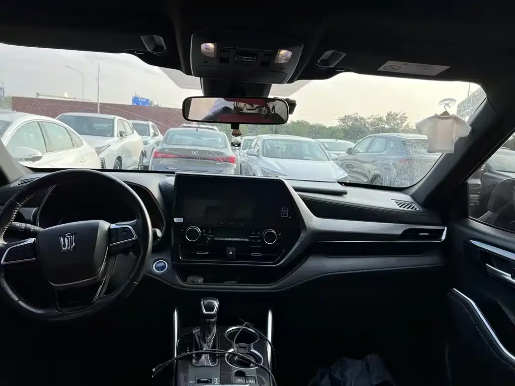Toyota Crown Kluger 2022 из CN, фото 6