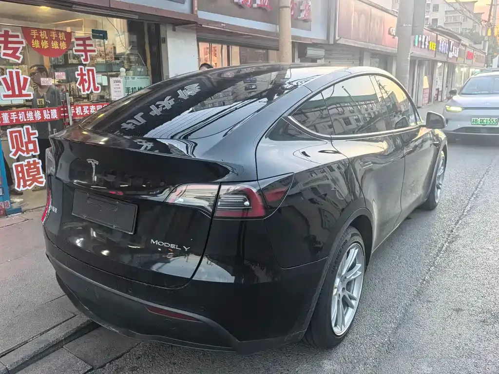 Tesla Model Y 2023 из CN, фото 3