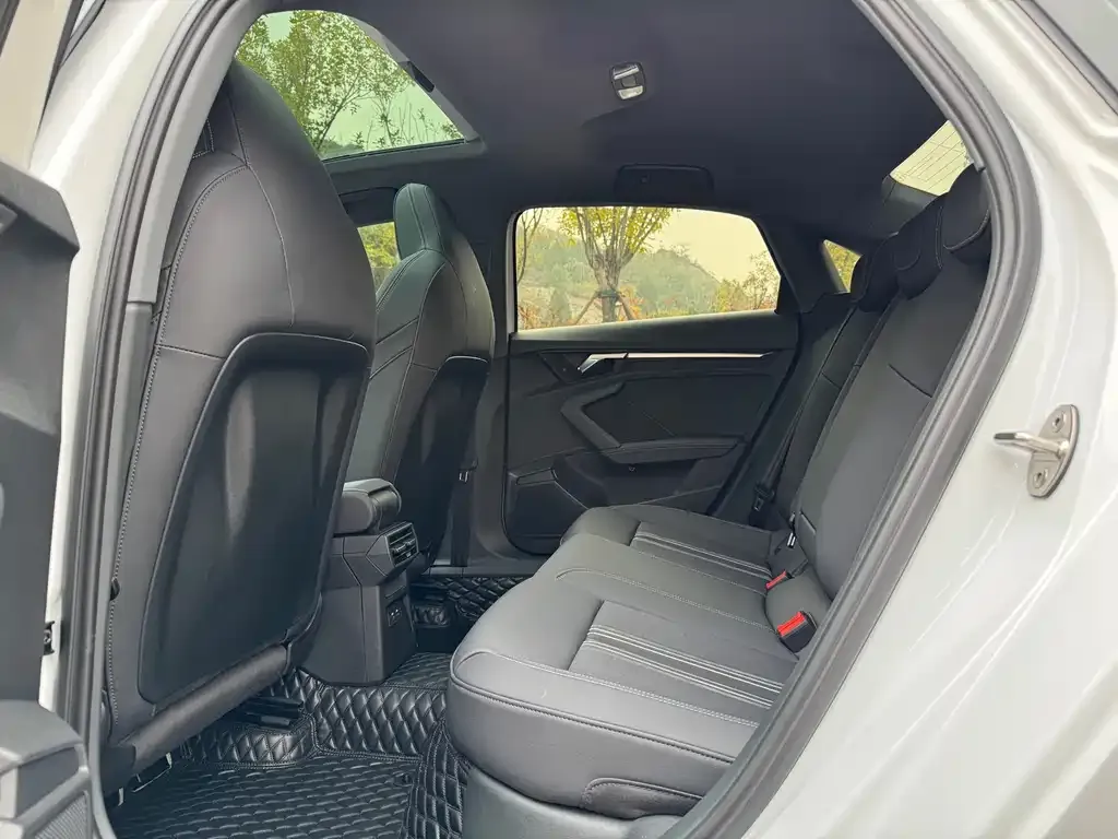 Audi A3 2022 из CN, фото 10