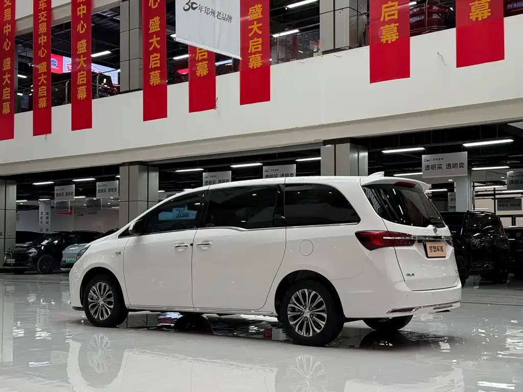 Buick GL8 2023 из CN, фото 3