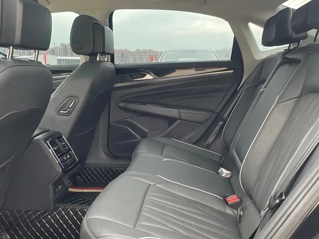 Volkswagen Passat 2022 из CN, фото 5