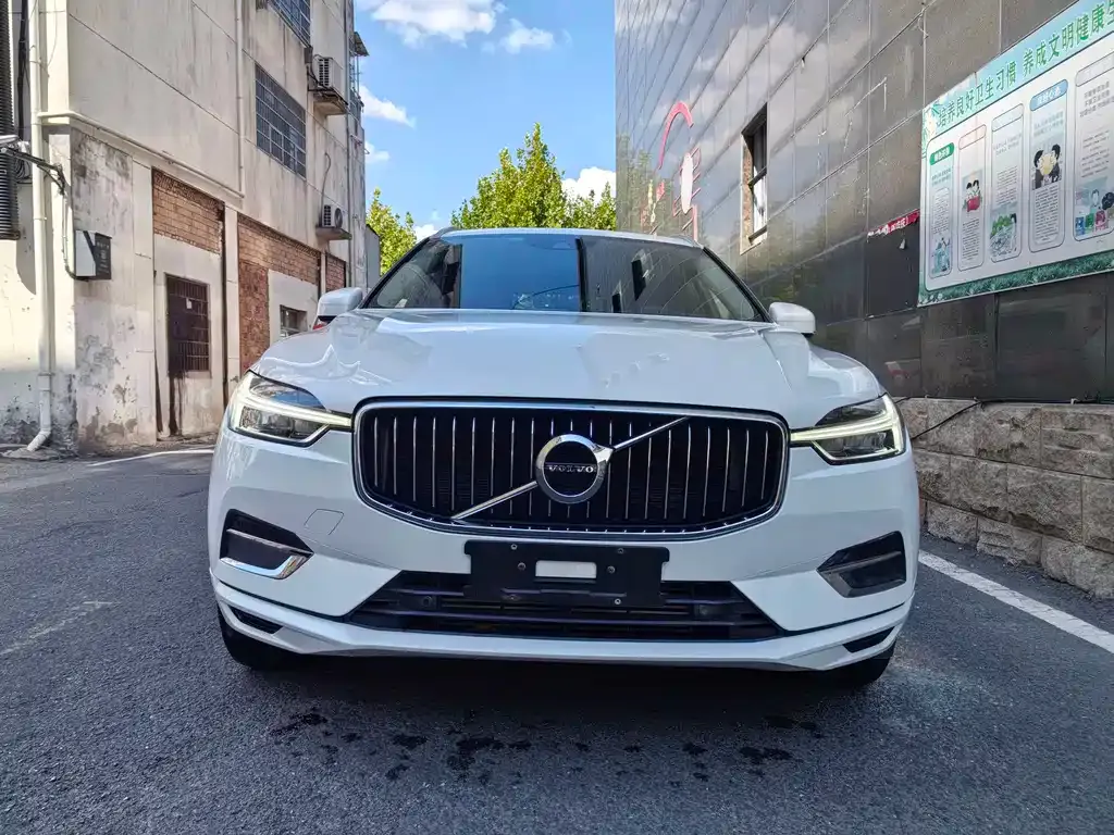 Volvo XC60 — фото 2