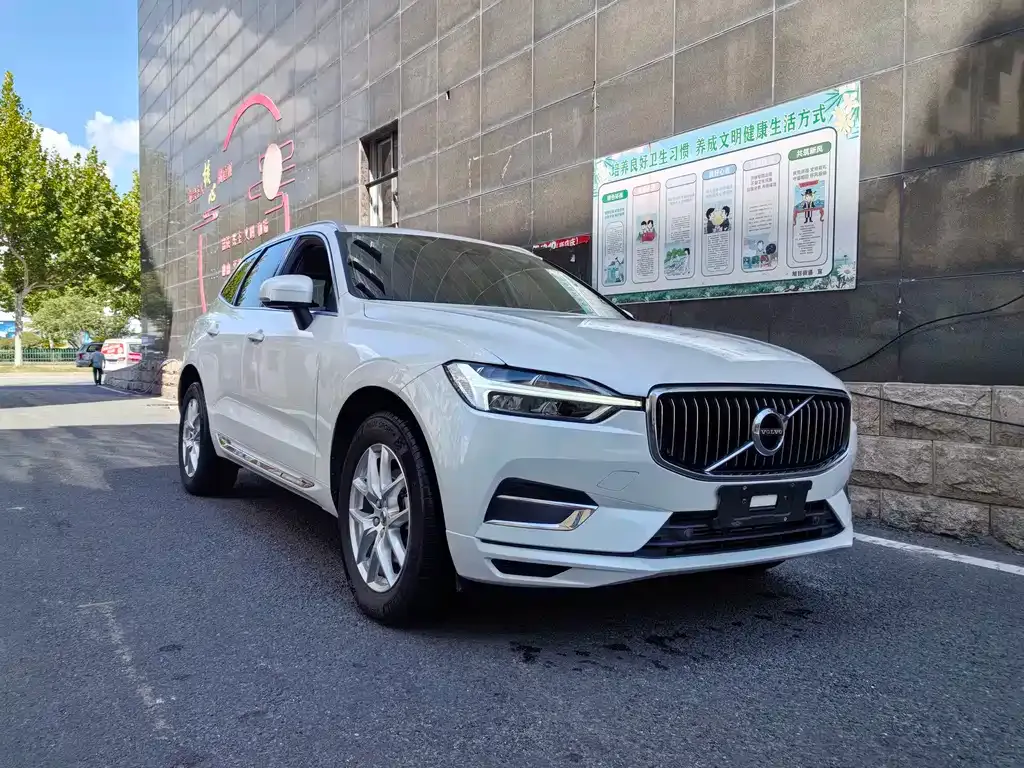 Volvo XC60 — фото 3
