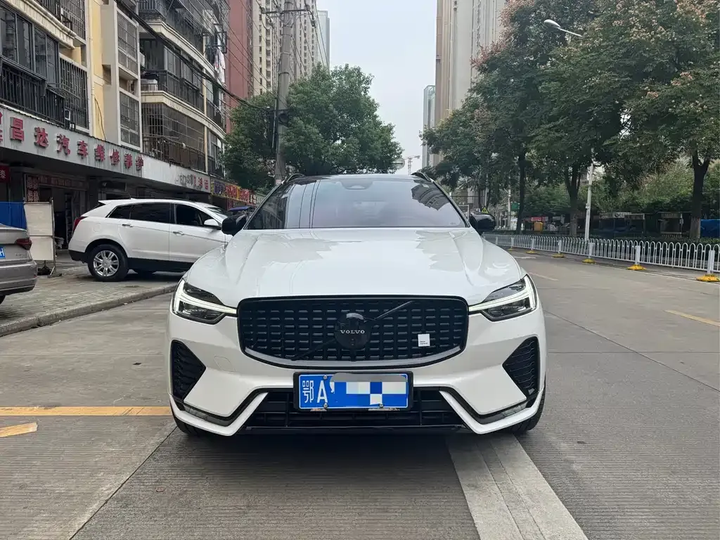 Volvo XC60 2022 из CN, фото 2