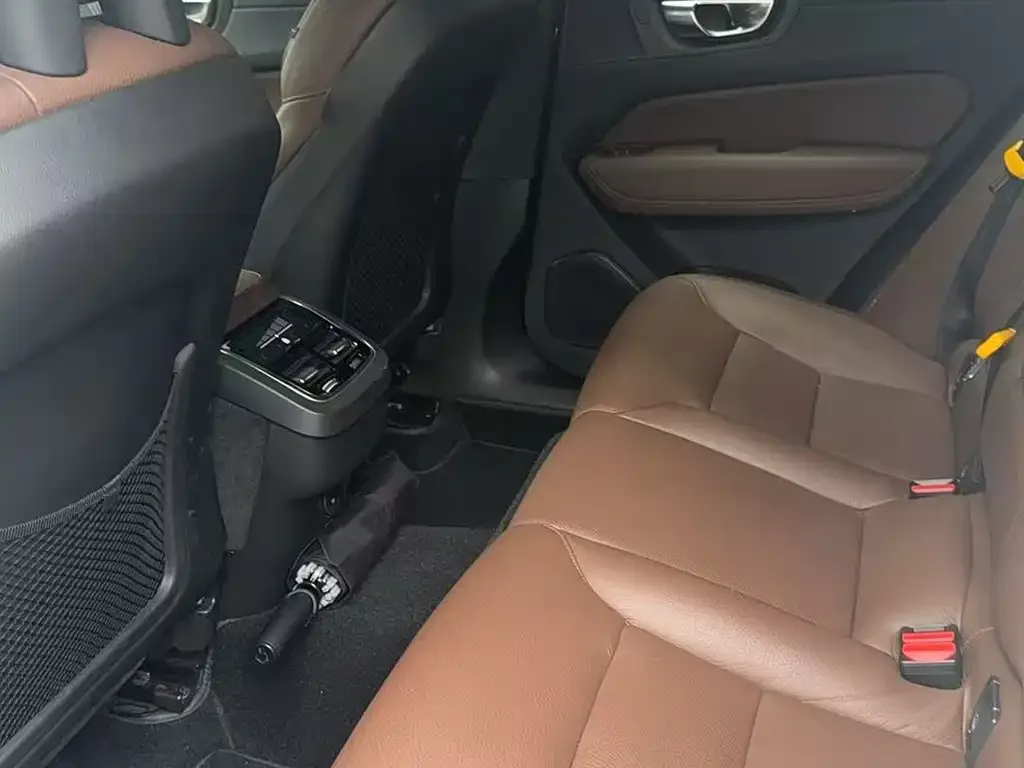 Volvo XC60 2022 из CN, фото 5