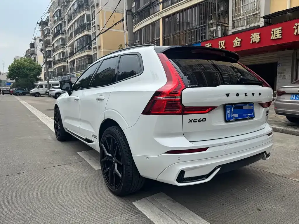 Volvo XC60 2022 из CN, фото 6