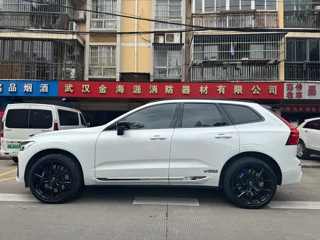 Volvo XC60 2022 из CN, фото 8