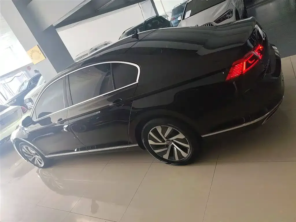 Volkswagen Magotan GTE PHEV 2022 из CN, фото 5
