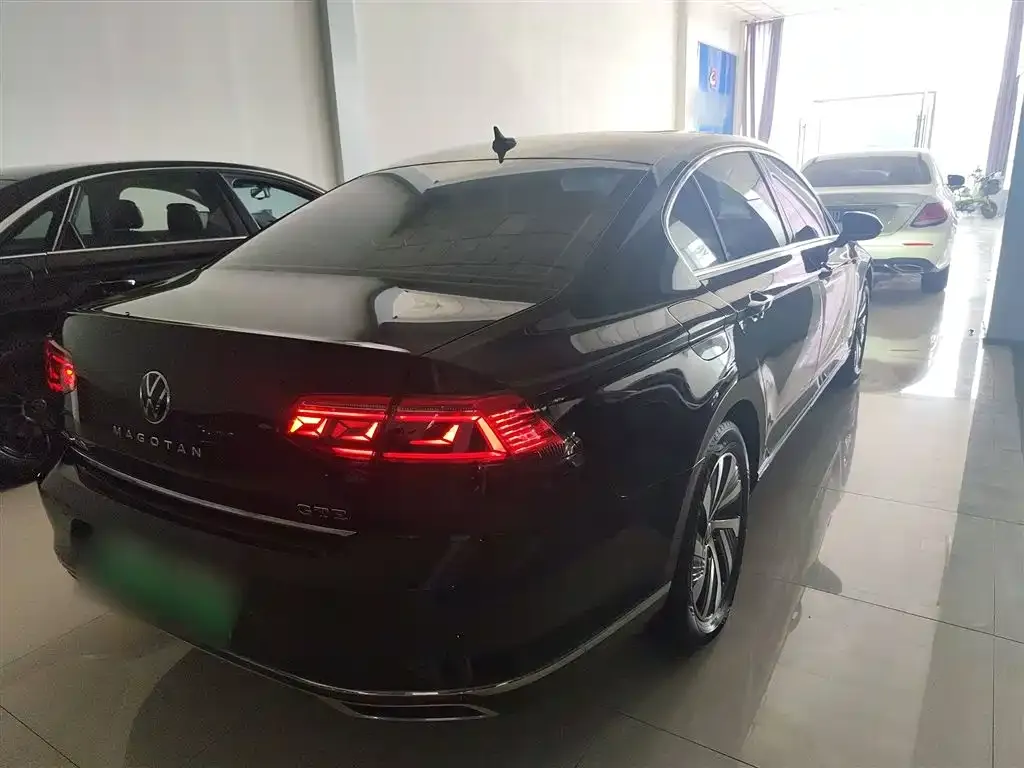 Volkswagen Magotan GTE PHEV 2022 из CN, фото 7