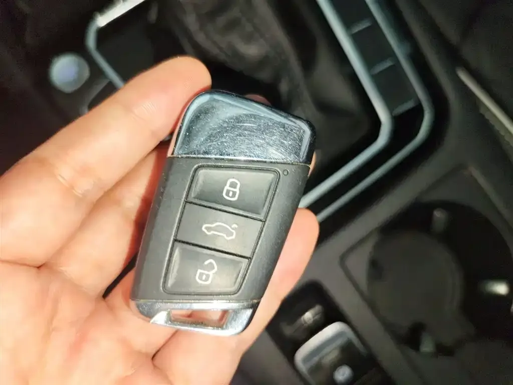 Volkswagen Magotan GTE PHEV 2022 из CN, фото 9