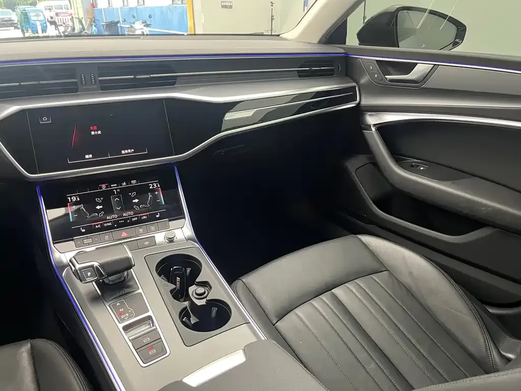 Audi A7 2021 из CN, фото 10