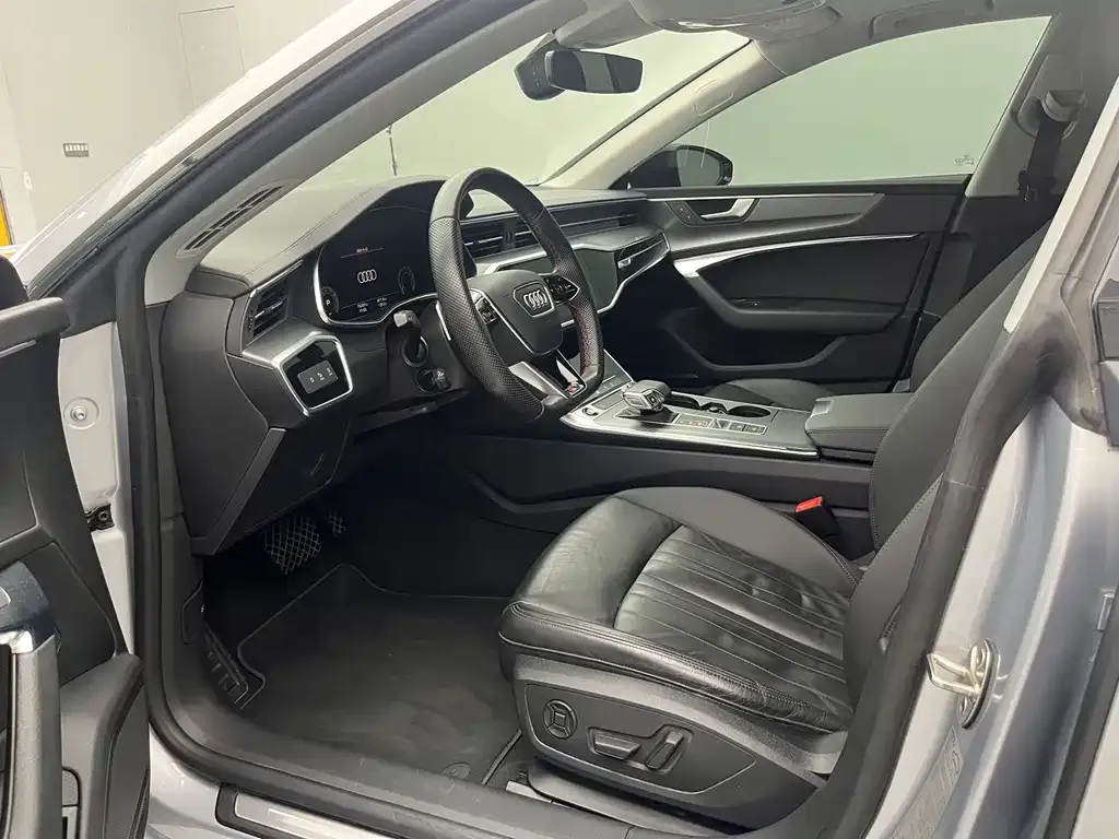 Audi A7 2021 из CN, фото 4